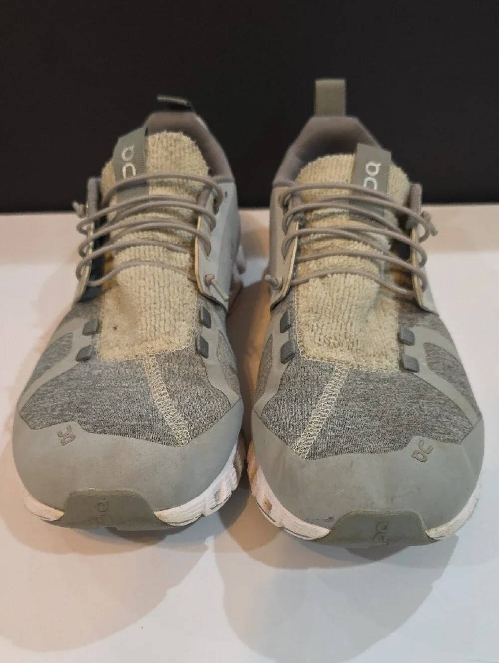 On Running Cloud 5 Terry Women's Grey and White Sneakers Size 9.5